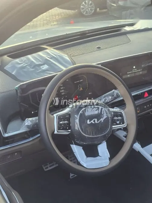 Kia Sorento 2025 White New for Sale - 4