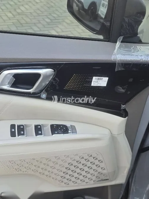 كيا كارنفال 2025 رمادي جديدة للبيع - 5