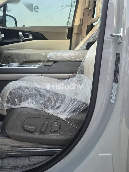 كيا كارنفال 2025 رمادي جديدة للبيع - 6