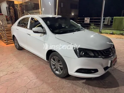 جيلي امبريال 2019 أبيض مستعملة للبيع - 2