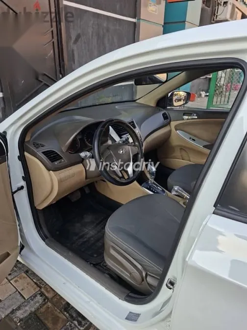 Hyundai Accent 2012 White Used for Sale - 6