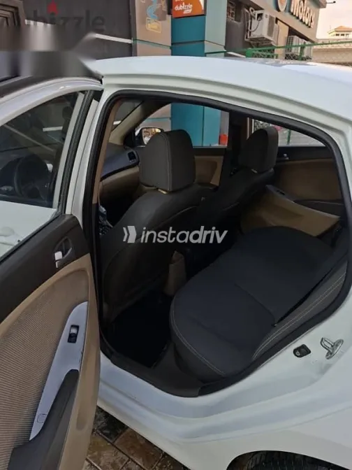 Hyundai Accent 2012 White Used for Sale - 7