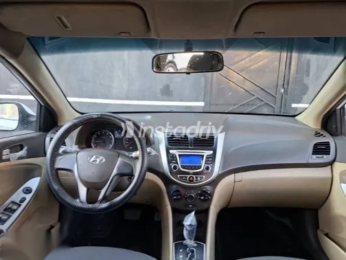 Hyundai Accent 2012 White Used for Sale - 8