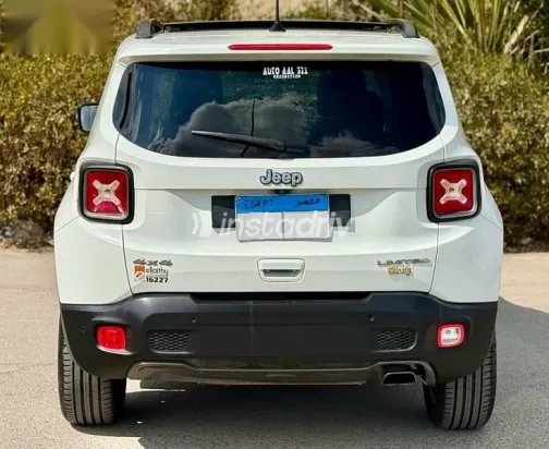 Jeep Renegade 2021 White Used for Sale - 4