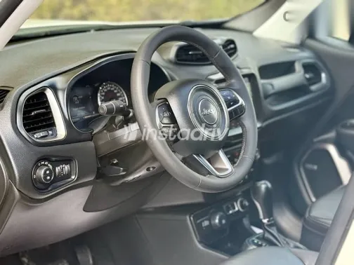 Jeep Renegade 2021 White Used for Sale - 9