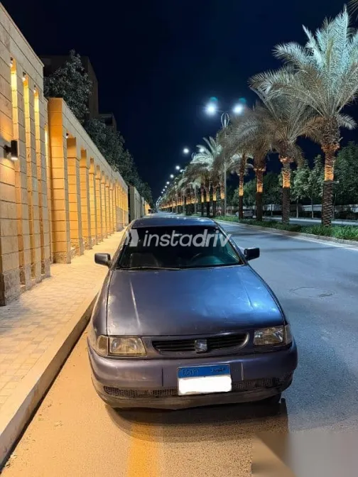 سيات ابيزا 1994 أزرق غامق مستعملة للبيع - 1