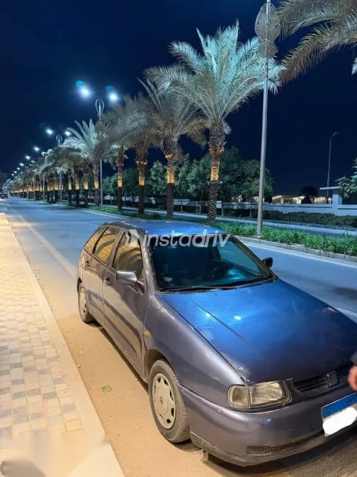 سيات ابيزا 1994 أزرق غامق مستعملة للبيع - 2