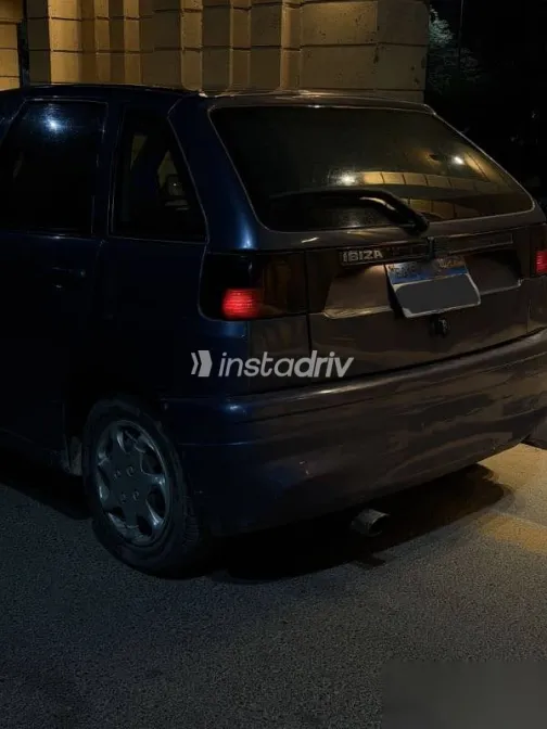 سيات ابيزا 1994 أزرق غامق مستعملة للبيع - 3