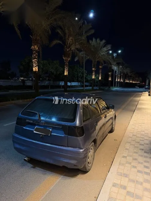سيات ابيزا 1994 أزرق غامق مستعملة للبيع - 4