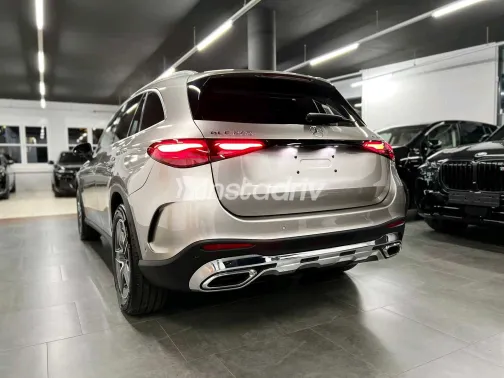 مرسيدس GLC 200 2023 أبيض مستعملة للبيع - 3