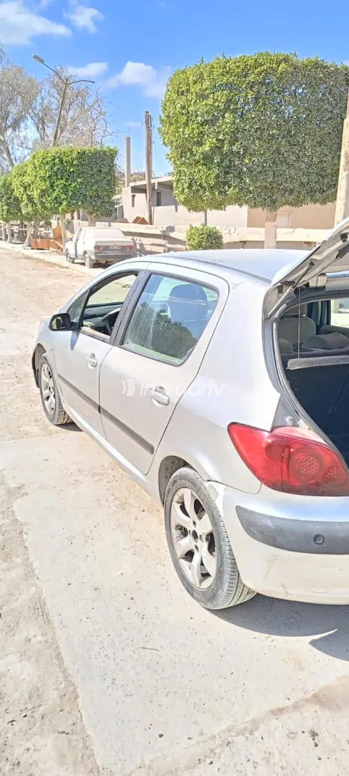Peugeot 307 2006 White Used for Sale - 9