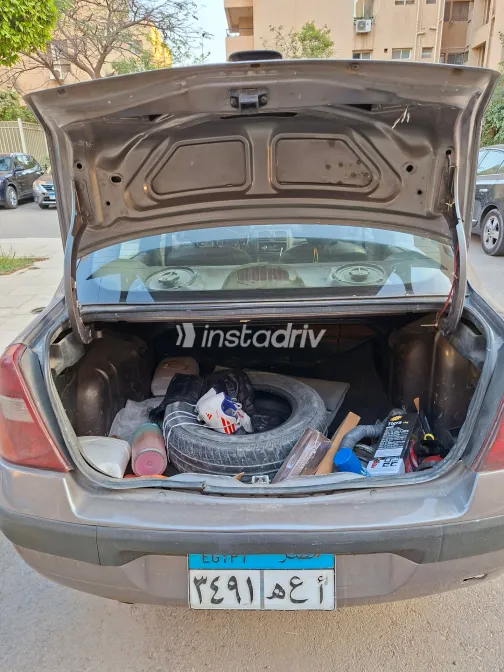 رينو كليو 2001 أبيض مستعملة للبيع - 5