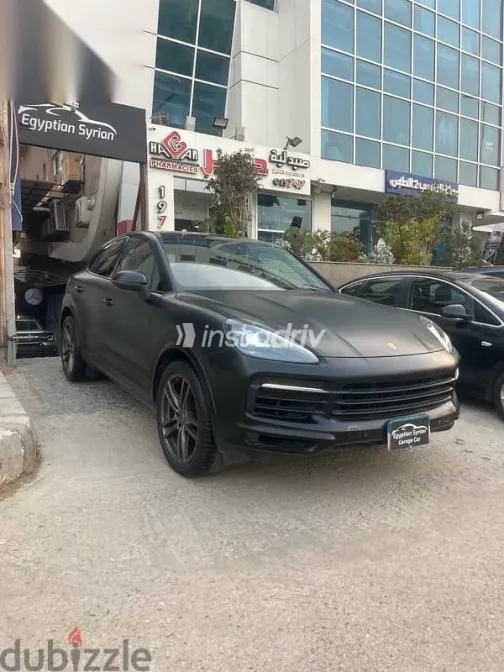 Porsche Cayenne 2022 Black Used for Sale - 2