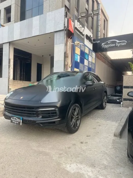 Porsche Cayenne 2022 Black Used for Sale - 3