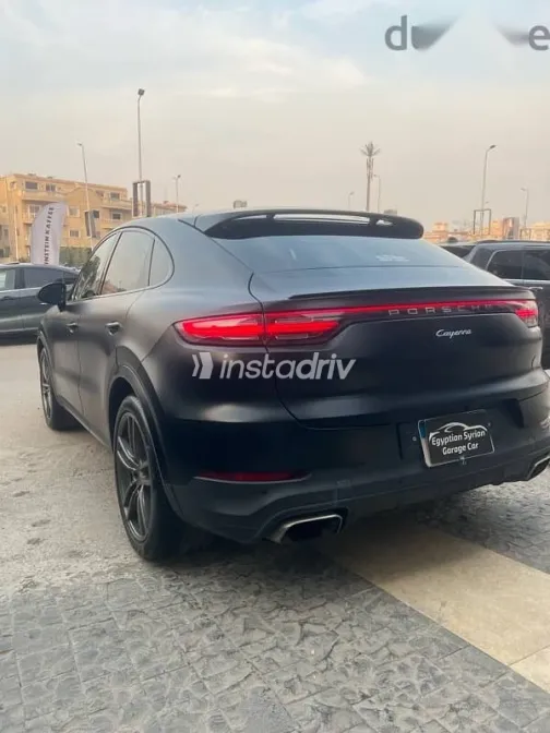Porsche Cayenne 2022 Black Used for Sale - 4