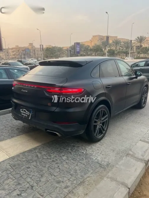 Porsche Cayenne 2022 Black Used for Sale - 5