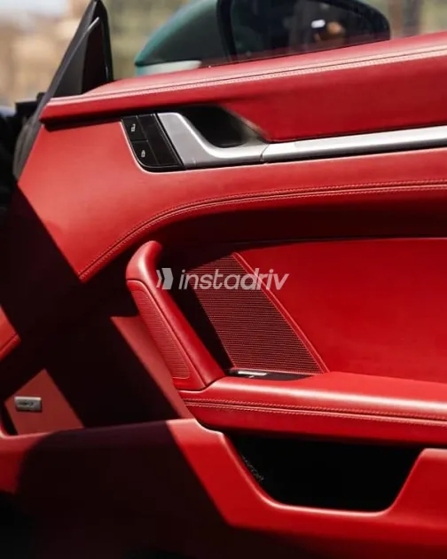 Porsche 911 2021 Gray Used for Sale - 5