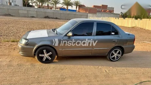 هيونداي فيرنا 2013 رمادي مستعملة للبيع - 1