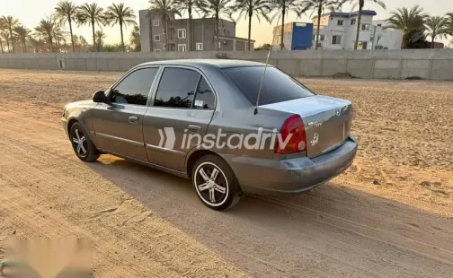 هيونداي فيرنا 2013 رمادي مستعملة للبيع - 2