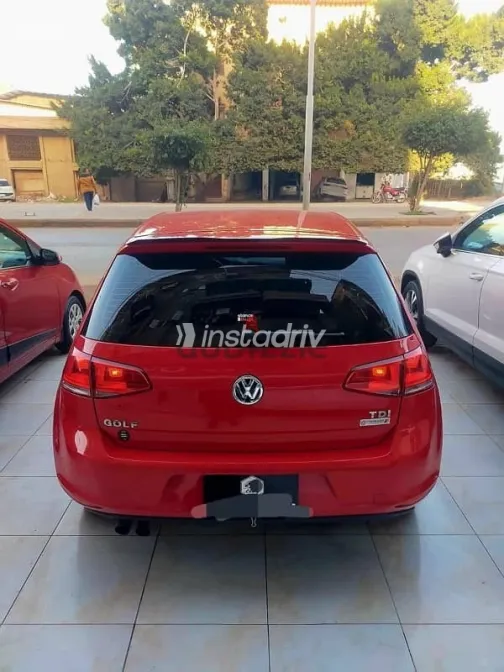 فولكس فاغن جولف 2016 أحمر مستعملة للبيع - 2