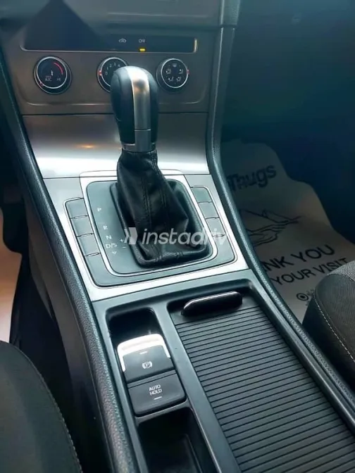 فولكس فاغن جولف 2016 أحمر مستعملة للبيع - 4