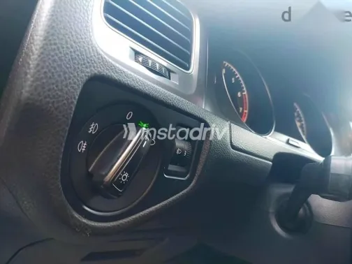 فولكس فاغن جولف 2016 أحمر مستعملة للبيع - 7