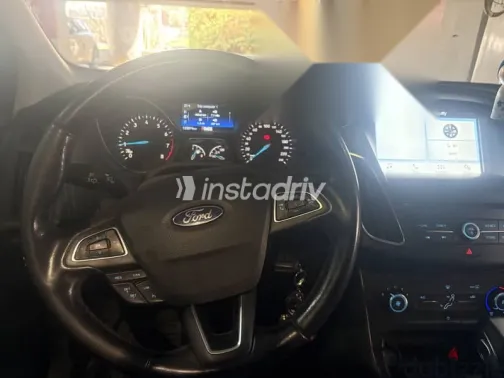 فورد فوكس 2018 فضي مستعملة للبيع - 2