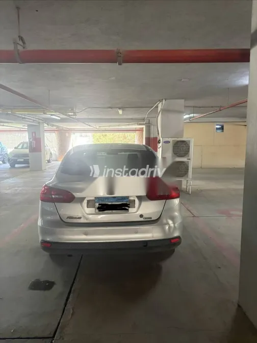 فورد فوكس 2018 فضي مستعملة للبيع - 6