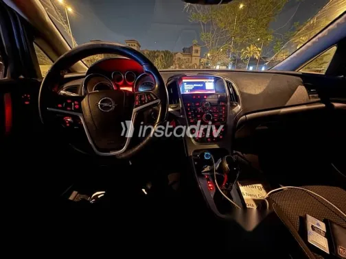 اوبل أسترا 2017 أسود مستعملة للبيع - 6