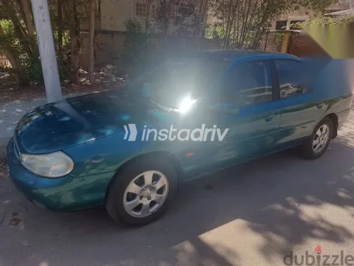 فورد مونديو 2000 أخضر مستعملة للبيع - 2