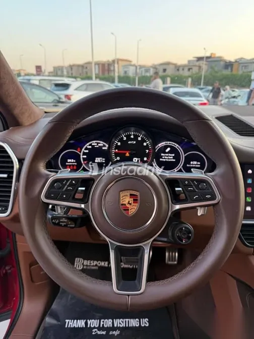 Porsche Cayenne 2022 Red Used for Sale - 3