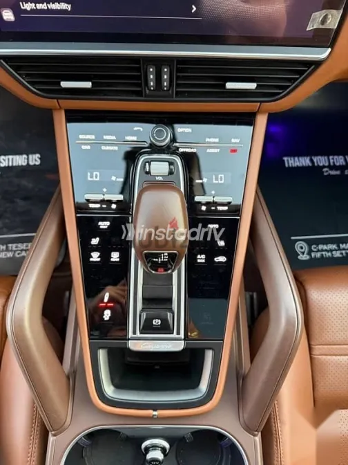 Porsche Cayenne 2022 Red Used for Sale - 8