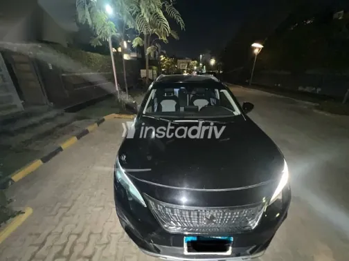 بيجو 3008 2019 أسود مستعملة للبيع - 1