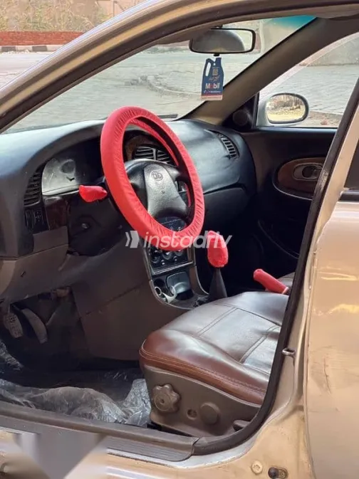 Kia Sephia 2002 Silver Used for Sale - 9