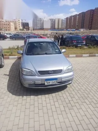 اوبل أسترا 2001 فضي مستعملة للبيع