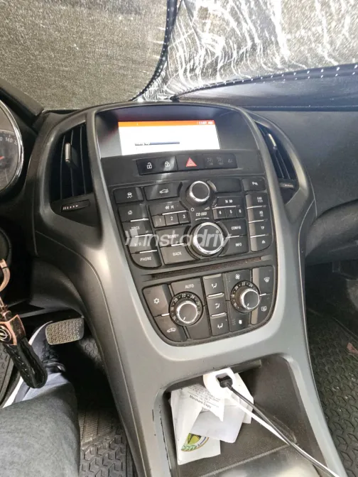 اوبل أسترا 2016 أبيض مستعملة للبيع - 4