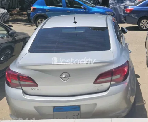 اوبل أسترا 2016 أبيض مستعملة للبيع - 6