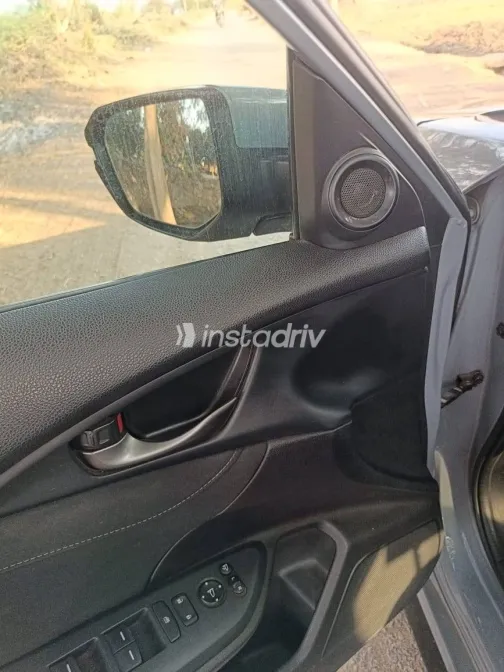 Honda CRV 2018 White Used for Sale - 5