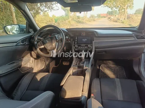 Honda CRV 2018 White Used for Sale - 6