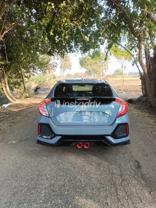 Honda CRV 2018 White Used for Sale - 8