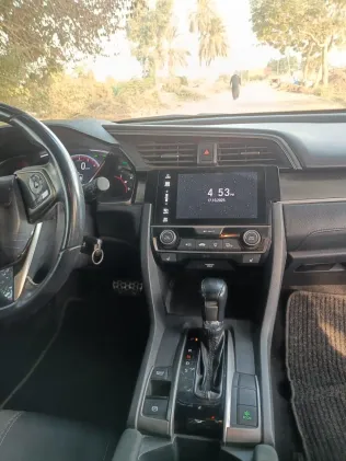 هوندا CRV 2018 أبيض مستعملة للبيع