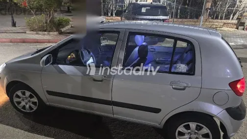 هيونداي جيتز 2011 فضي مستعملة للبيع - 1