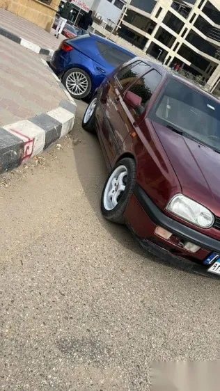 فولكس فاغن جولف 1997 أحمر مستعملة للبيع