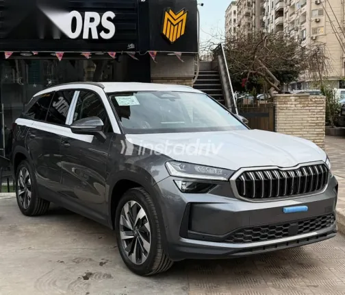 سكودا كودياك 2026 رمادي جديدة للبيع - 3