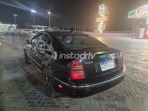 سكودا سوبيرب 2003 أسود مستعملة للبيع - 4