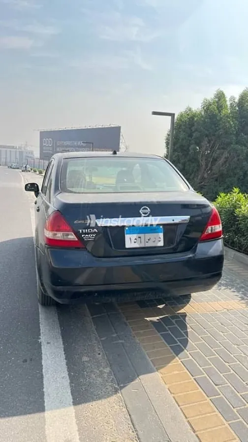 Nissan Tiida 2009 Black Used for Sale - 1