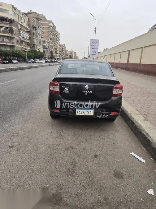Renault Logan 2016 Black Used for Sale - 3