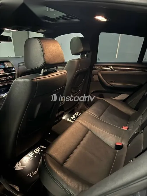 بي ام دبليو X4 2017 فضي مستعملة للبيع - 4