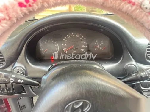 هيونداي اكسنت 2002 أحمر مستعملة للبيع - 4