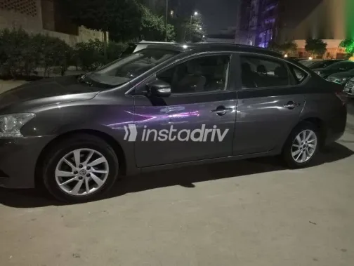 نيسان سنترا 2018 ذهبي مستعملة للبيع - 10